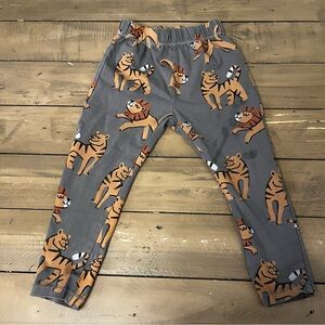 2/3 Zara lion print pants